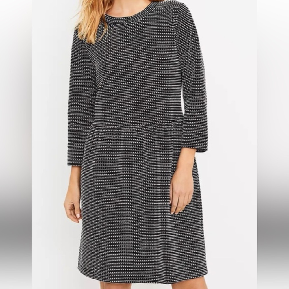 Sz S Textured Back Button Loft Swing Dress